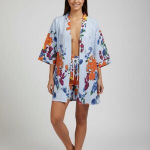 Juse Stylish Woman Kimono and Shorts